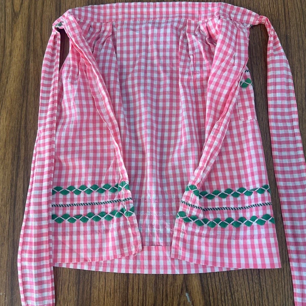 Vtg Pink & White Gingham Check Apron w/ Hand Stitched Embroidery Rick Rack‎ Trim